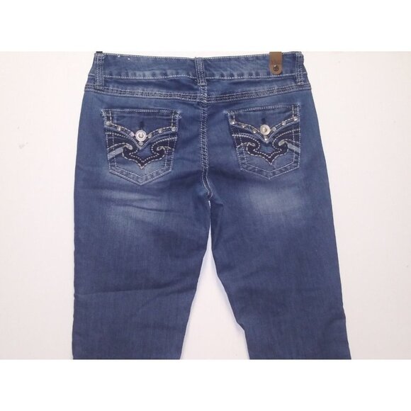 YMI Women's Denim Capri Jeans Sz 5 Dark Distressed Stretch embroidered pockets - Picture 7 of 10